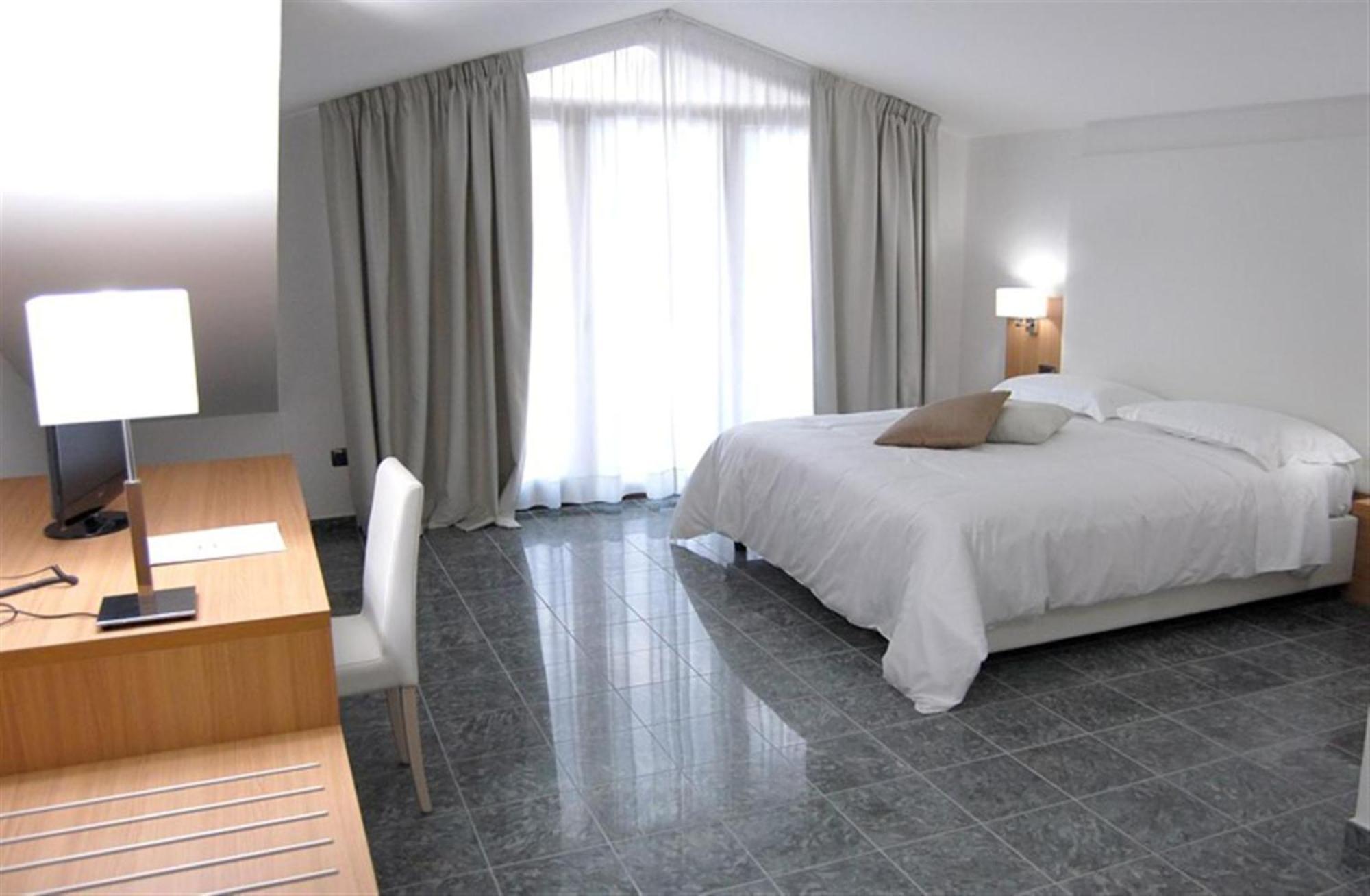 Vea Resort Hotel Mercato San Severino Esterno foto