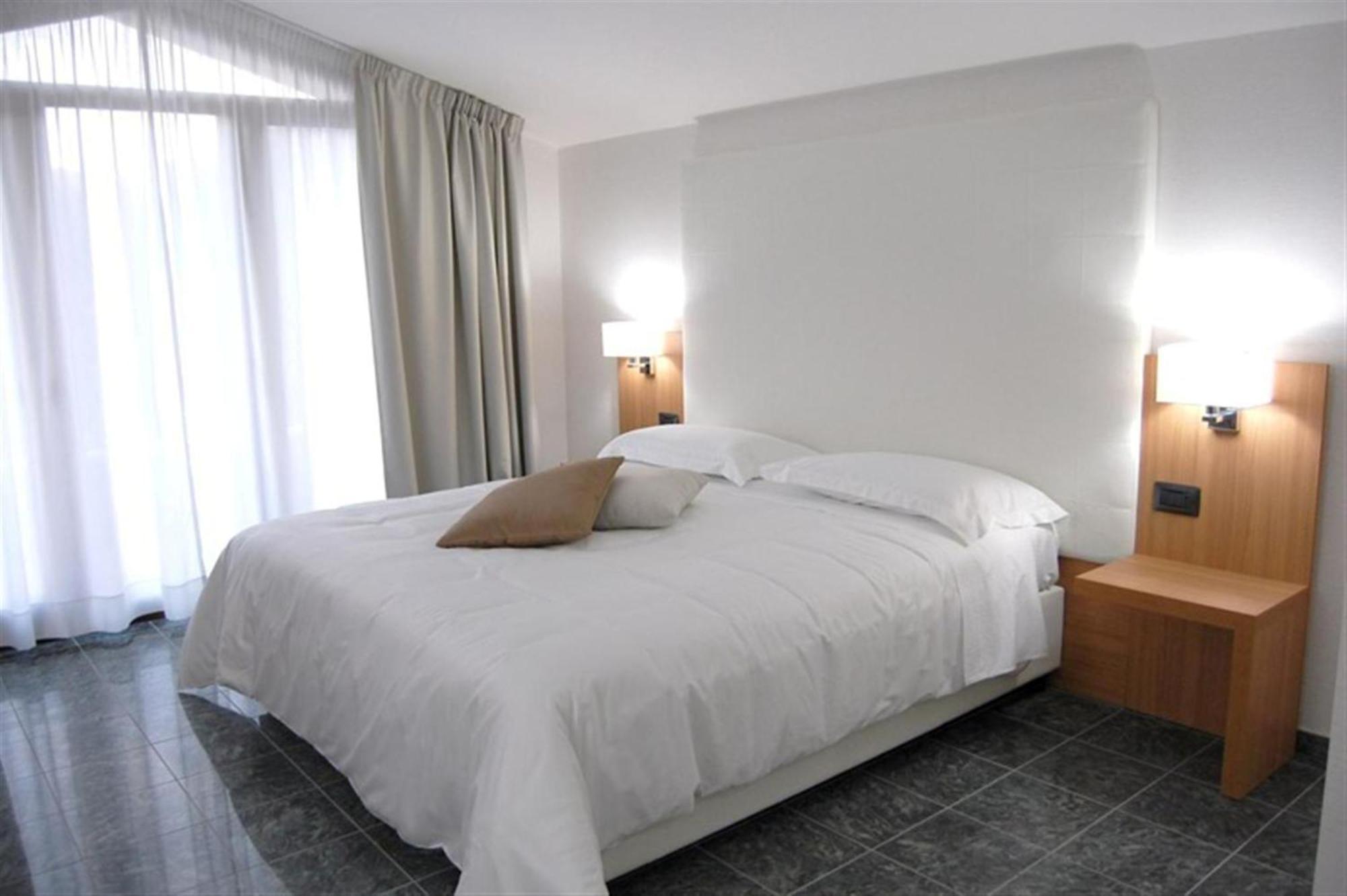 Vea Resort Hotel Mercato San Severino Esterno foto