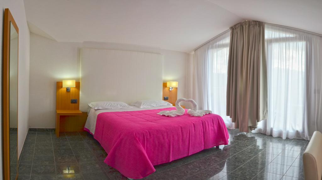 Vea Resort Hotel Mercato San Severino Camera foto