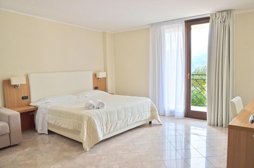 Vea Resort Hotel Mercato San Severino Camera foto