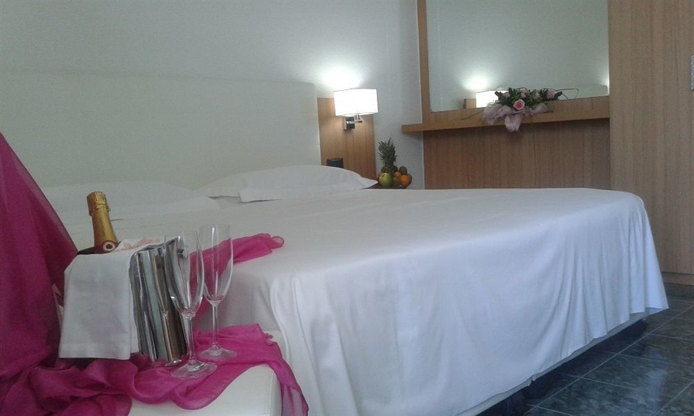 Vea Resort Hotel Mercato San Severino Esterno foto