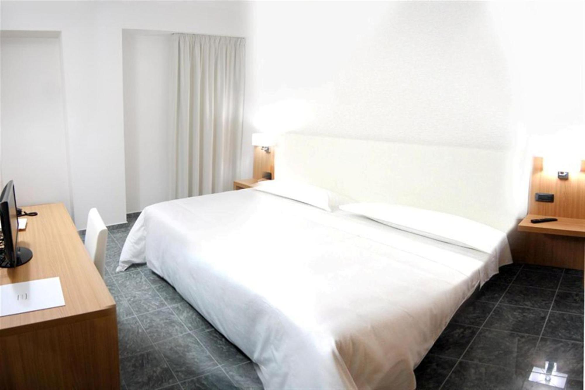 Vea Resort Hotel Mercato San Severino Esterno foto
