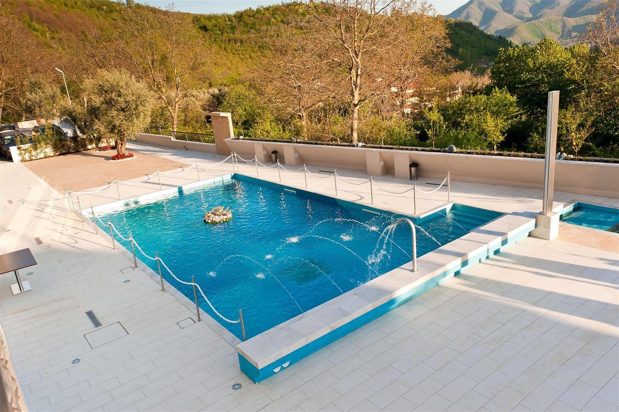 Vea Resort Hotel Mercato San Severino Esterno foto